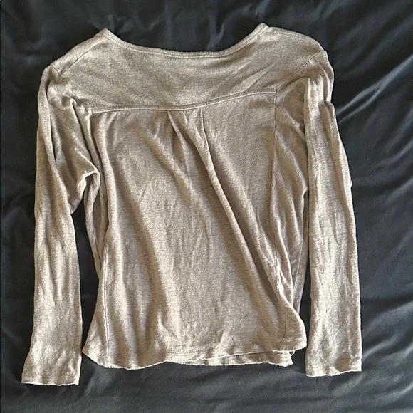 Vince Women’s Linen Henley Top in Taupe - Picture 4 of 6